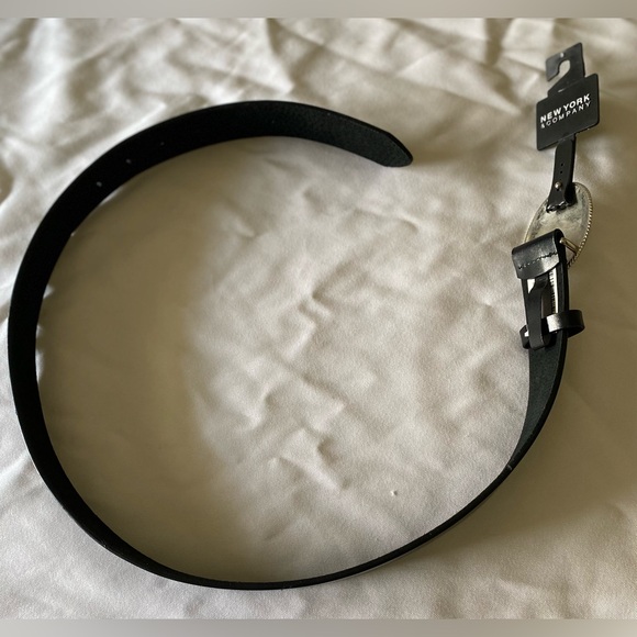 NWT New York & Company Rhinestone Encrusted Buckle Black Leather Belt Size S - Picture 6 of 7
